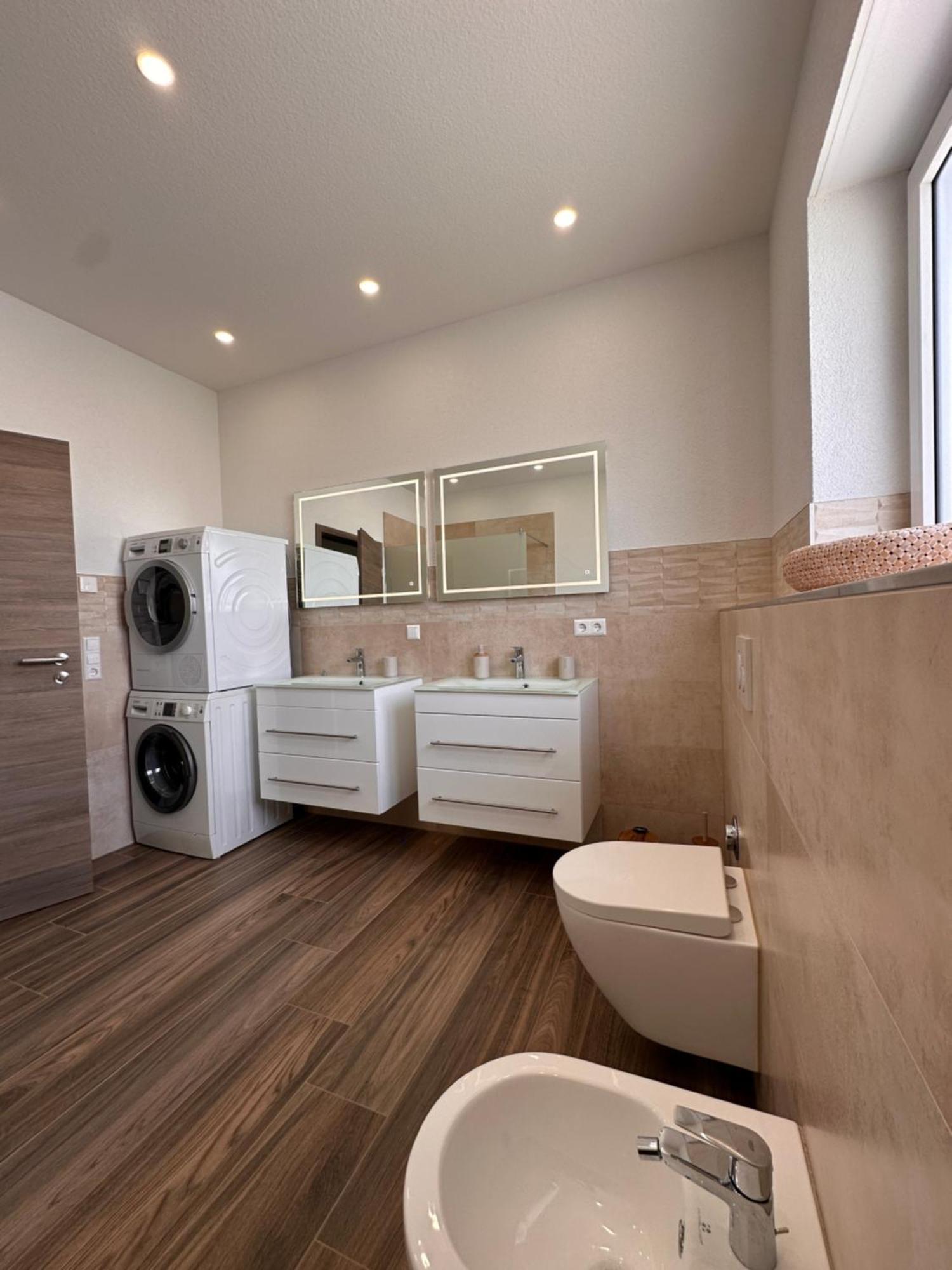 Amao-Obsidian I 120Qm I Elegantes Business- & Familienapartment I 3 Schlafzimmer I Kingsize Betten Schwanau Exteriör bild
